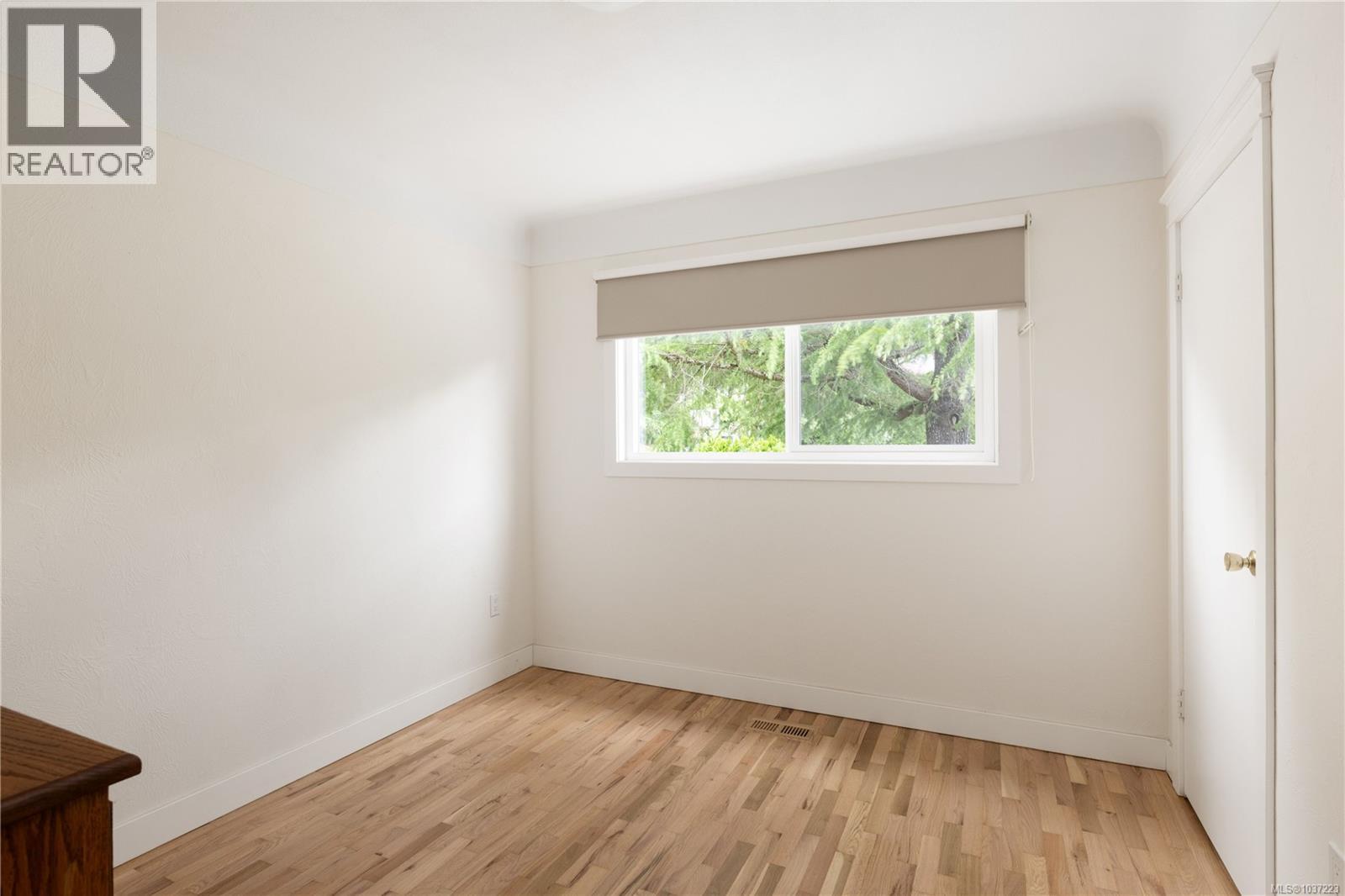 3405 Rolston Cres - 27