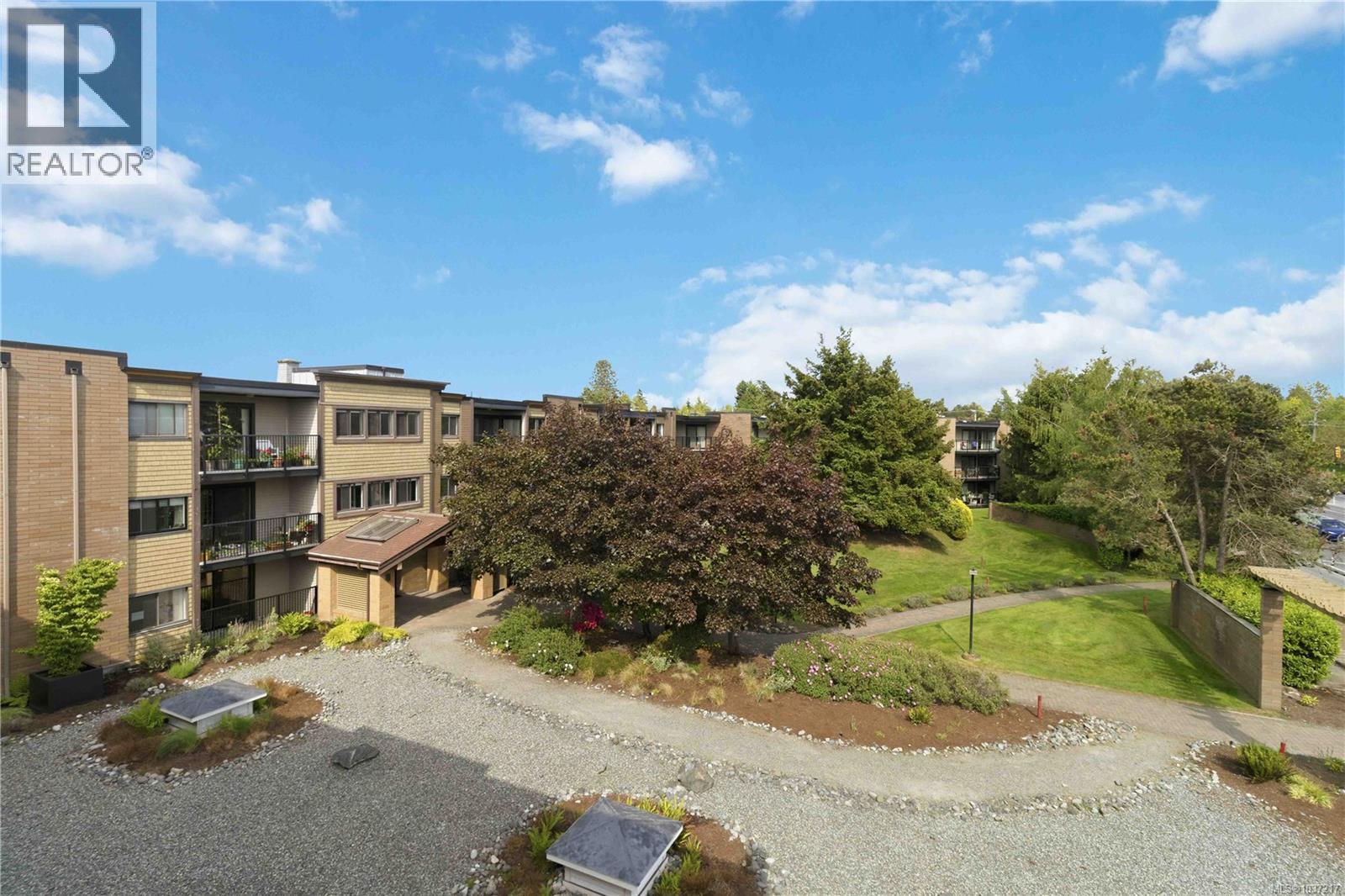 #305 1870 McKenzie Ave - 30