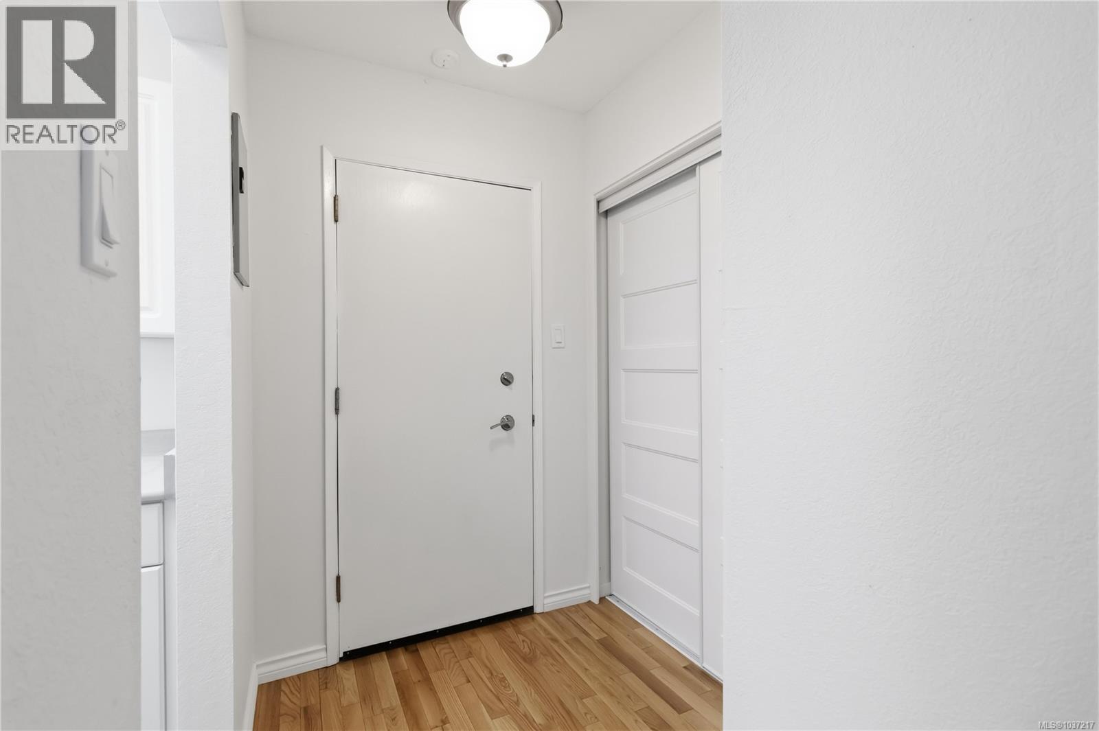 #305 1870 McKenzie Ave - 7