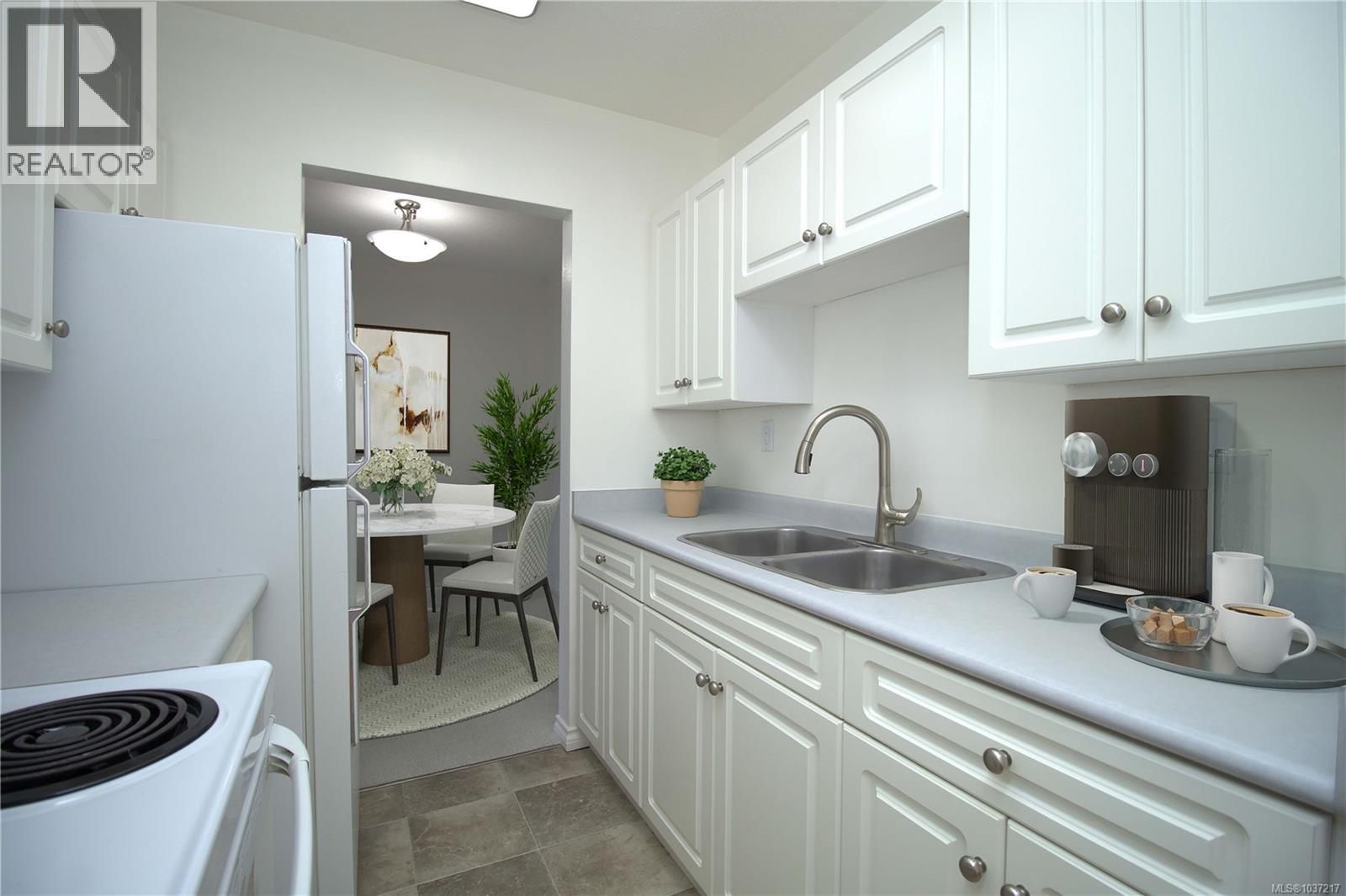#305 1870 McKenzie Ave - 9