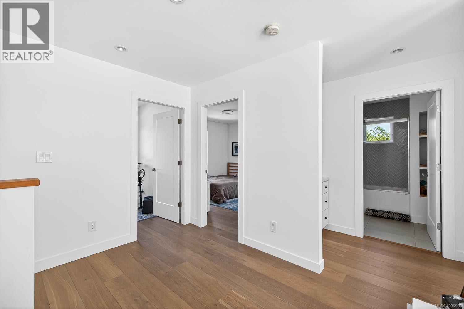 2454 Fulford-Ganges Rd - 32