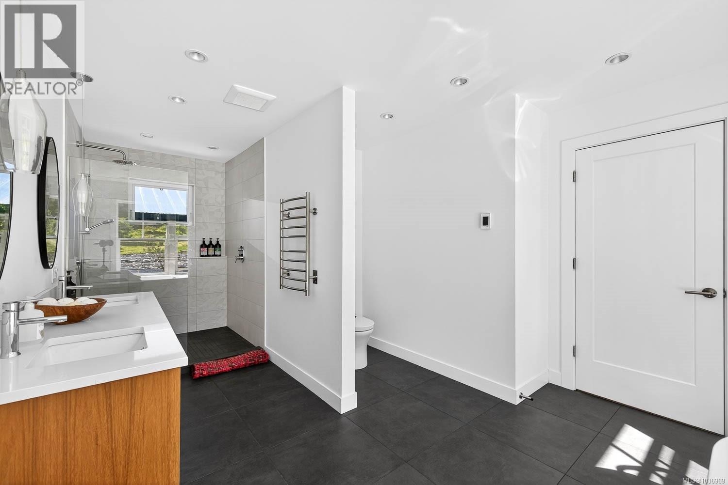 2454 Fulford-Ganges Rd - 29