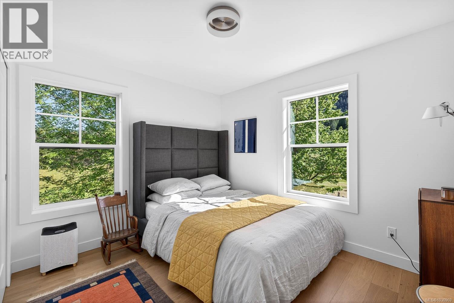 2454 Fulford-Ganges Rd - 37
