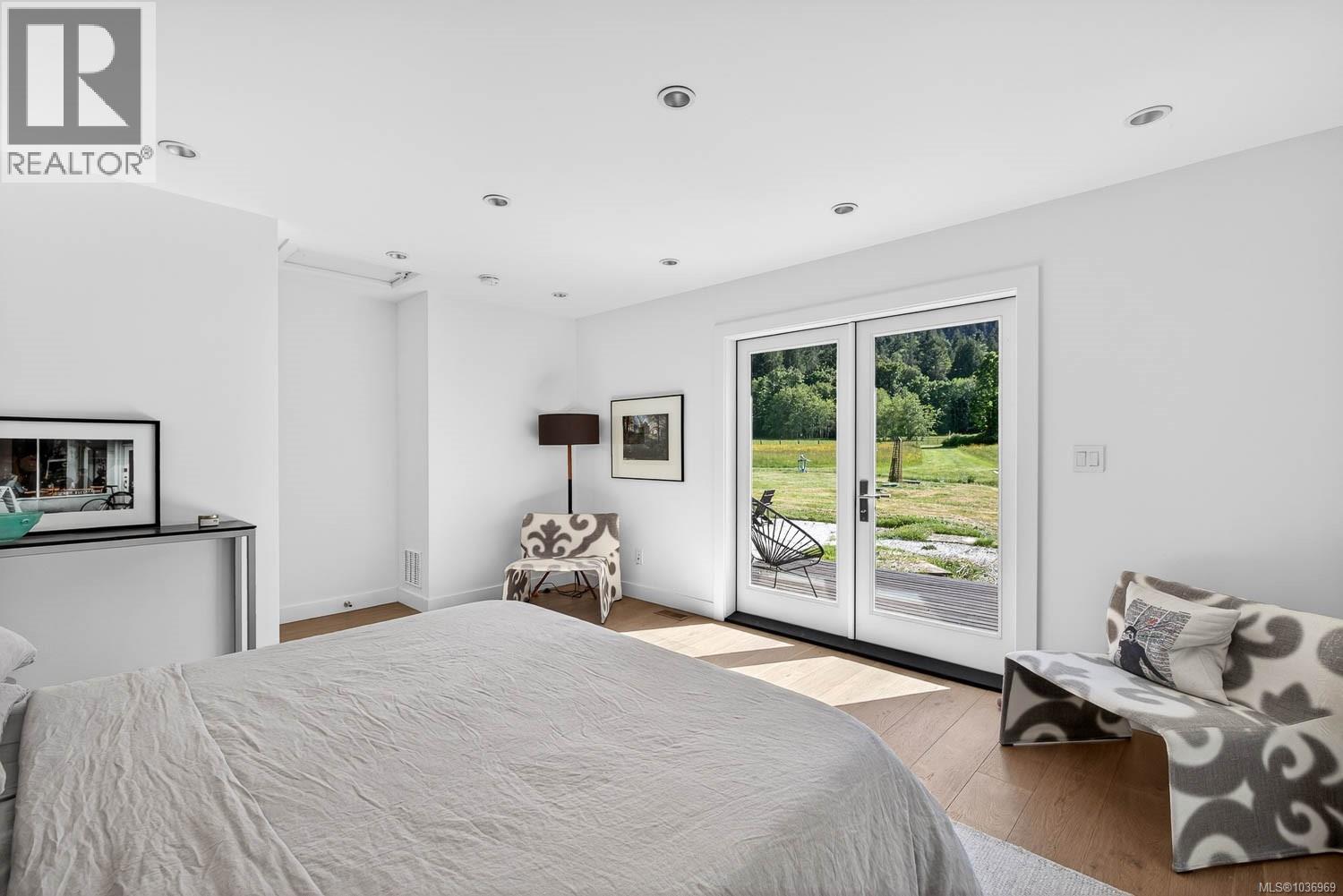 2454 Fulford-Ganges Rd - 25