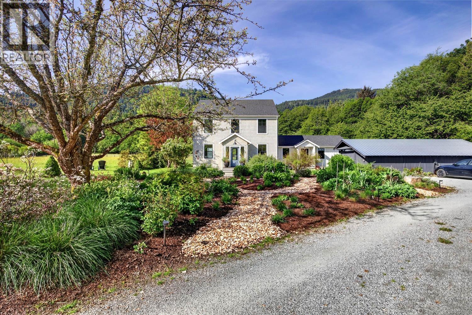 2454 Fulford-Ganges Rd - Image 3