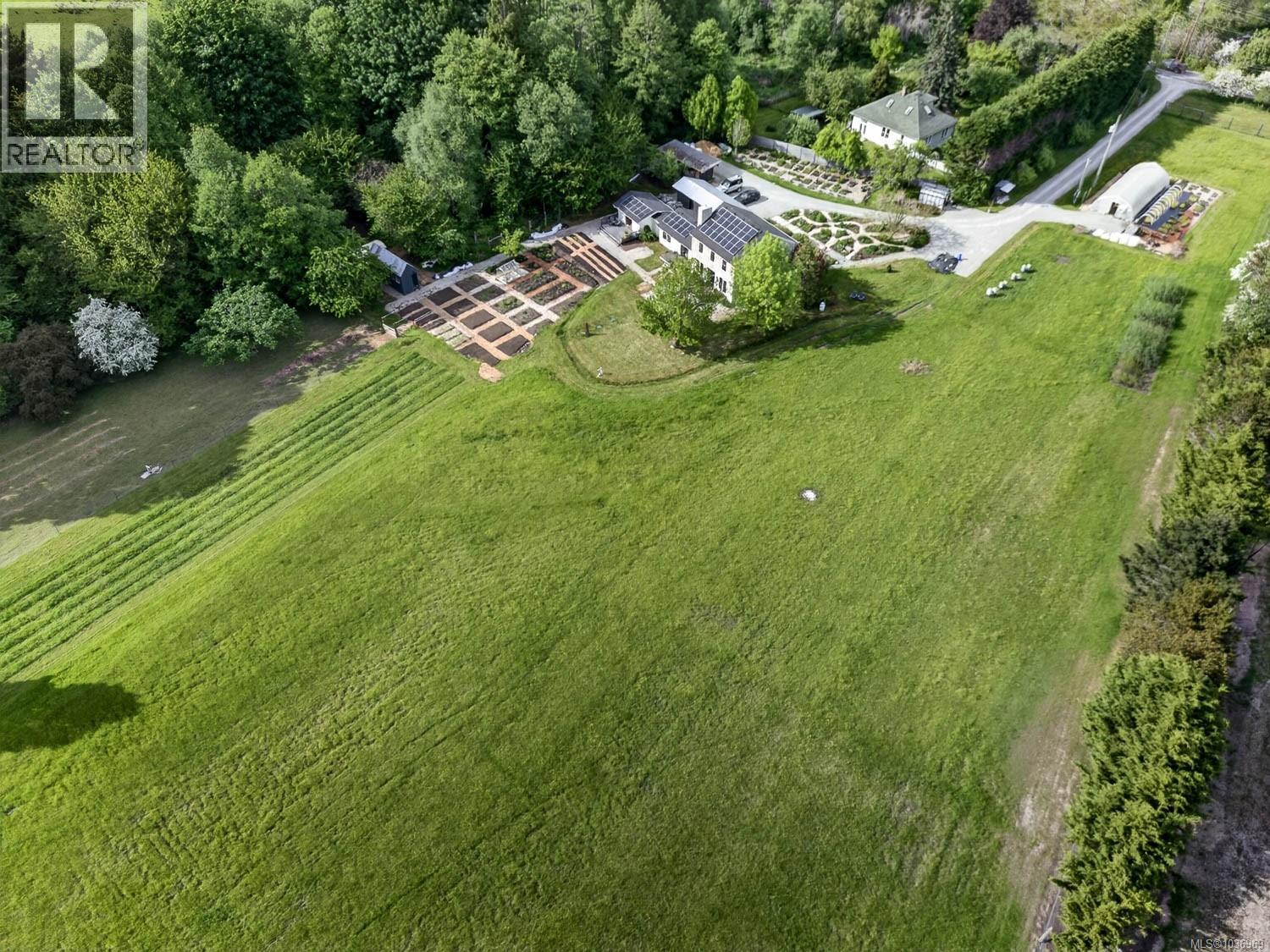 2454 Fulford-Ganges Rd - 68