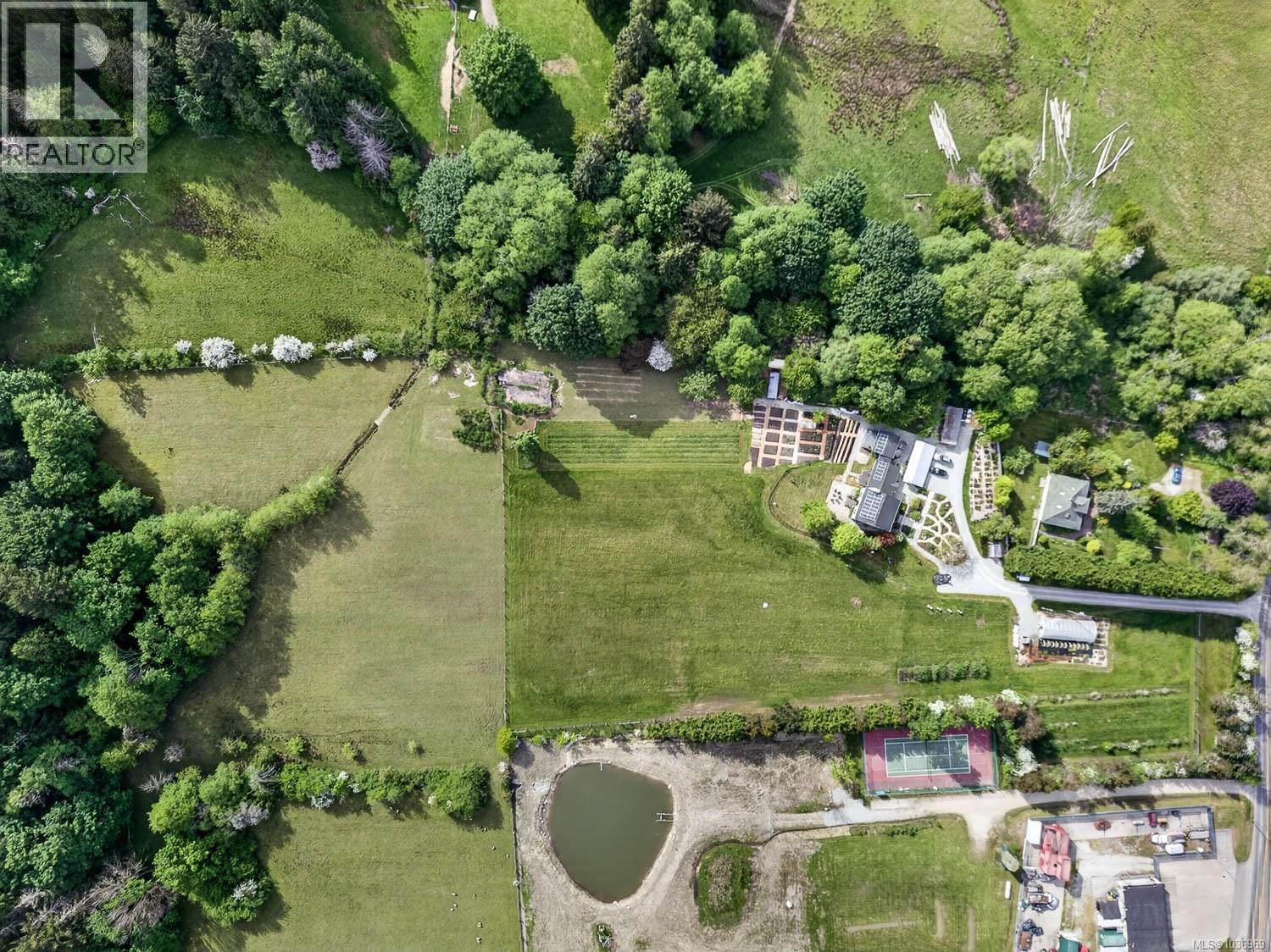 2454 Fulford-Ganges Rd - 65