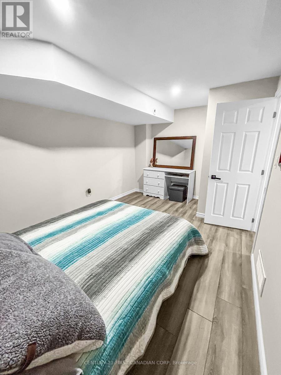 41 AMBROSIA PATH - 25