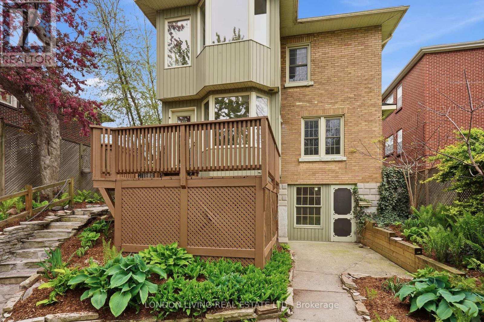 26 FRANK PLACE - 40