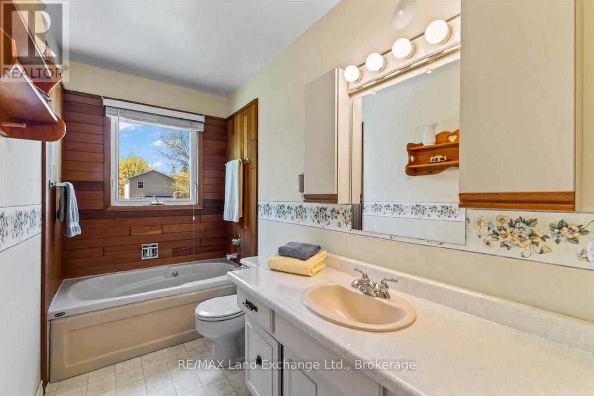 542 GREEN STREET - 13