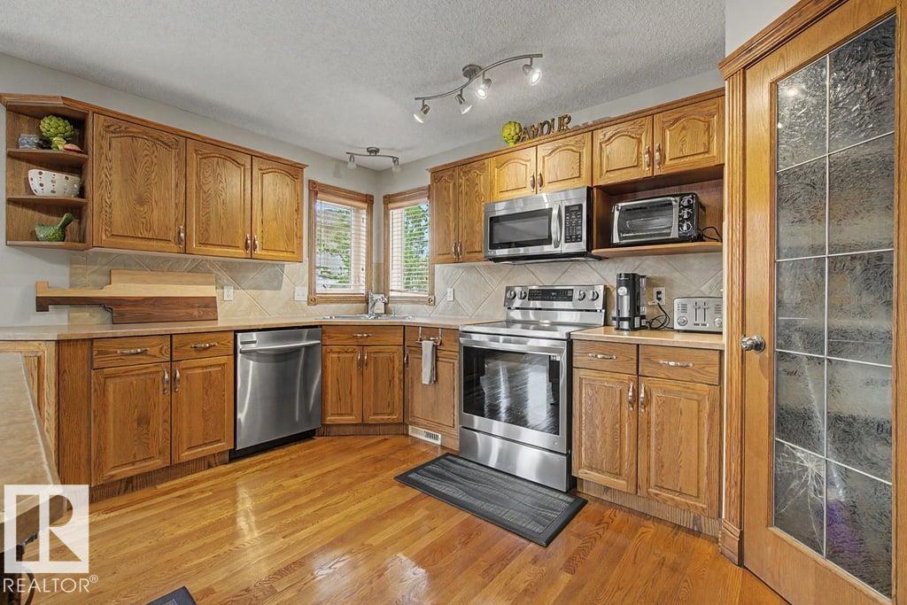 16516 87 ST NW - 15