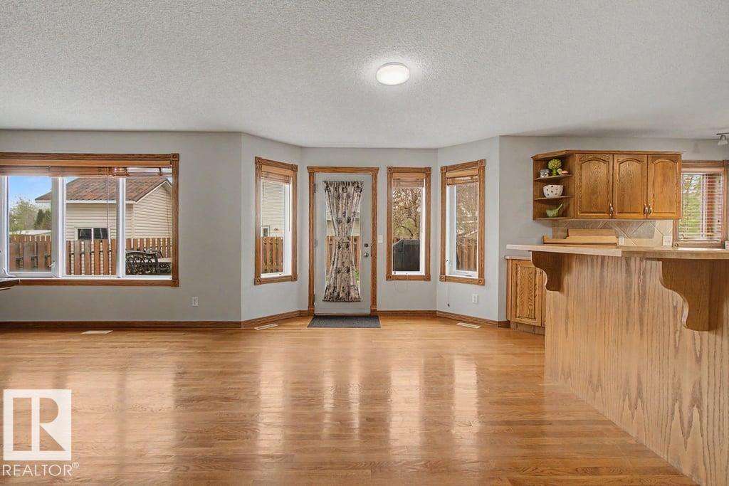 16516 87 ST NW - 19