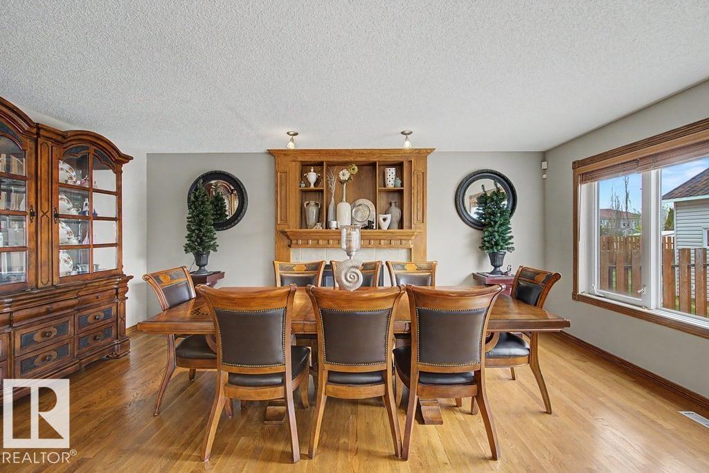 16516 87 ST NW - 22