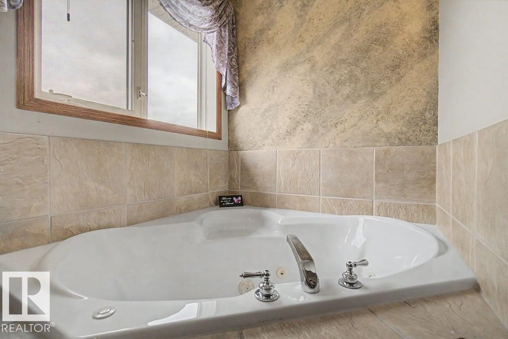 16516 87 ST NW - 41
