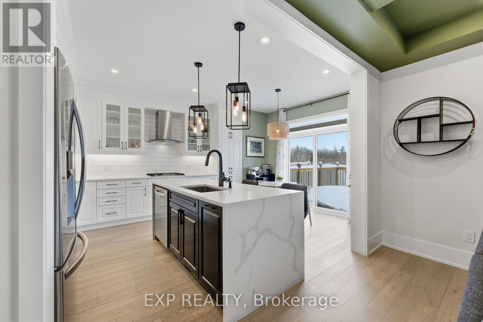 144 UNITY PLACE - 10