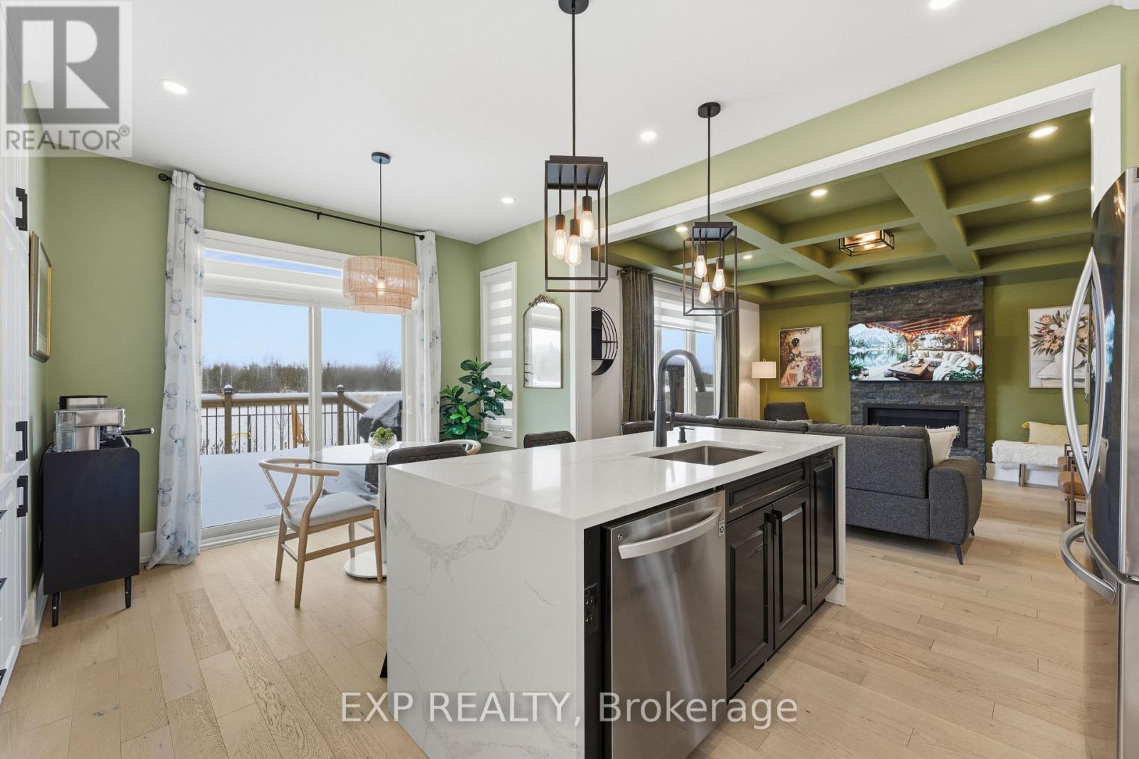 144 UNITY PLACE - 16