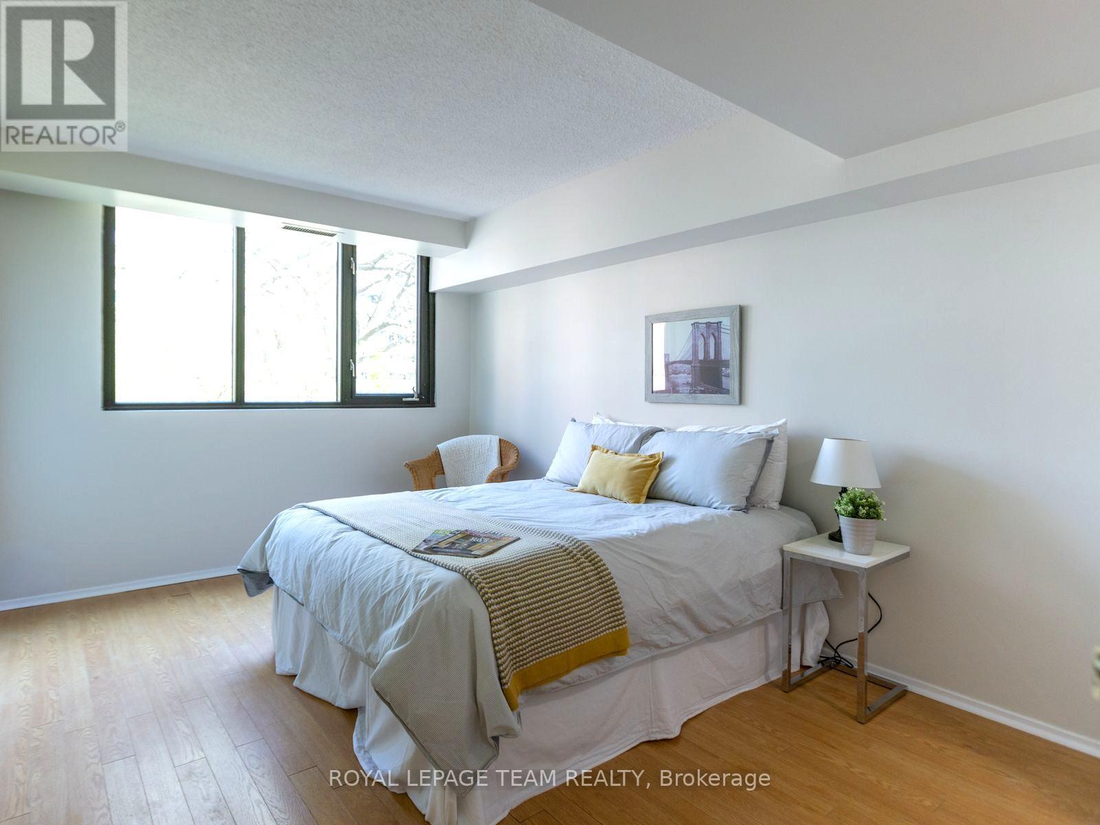 #404 200 BAY STREET - 10