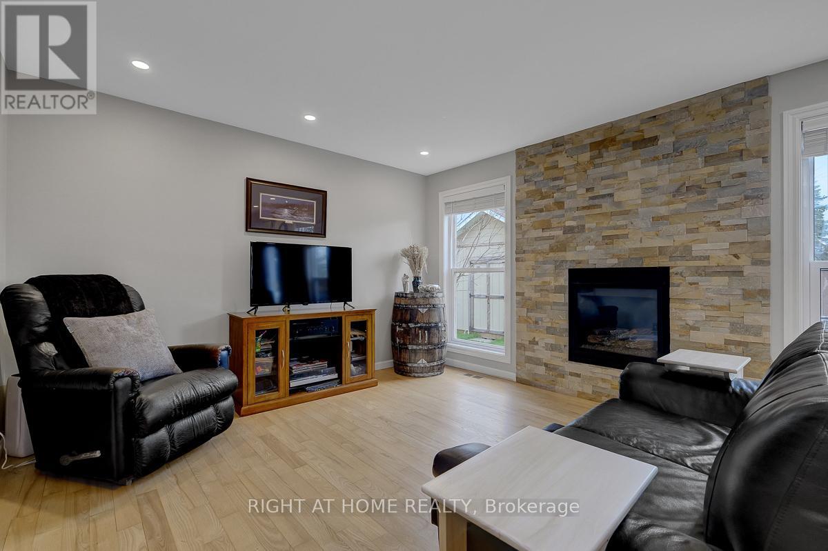 1899 ROSEWIND COURT - 13