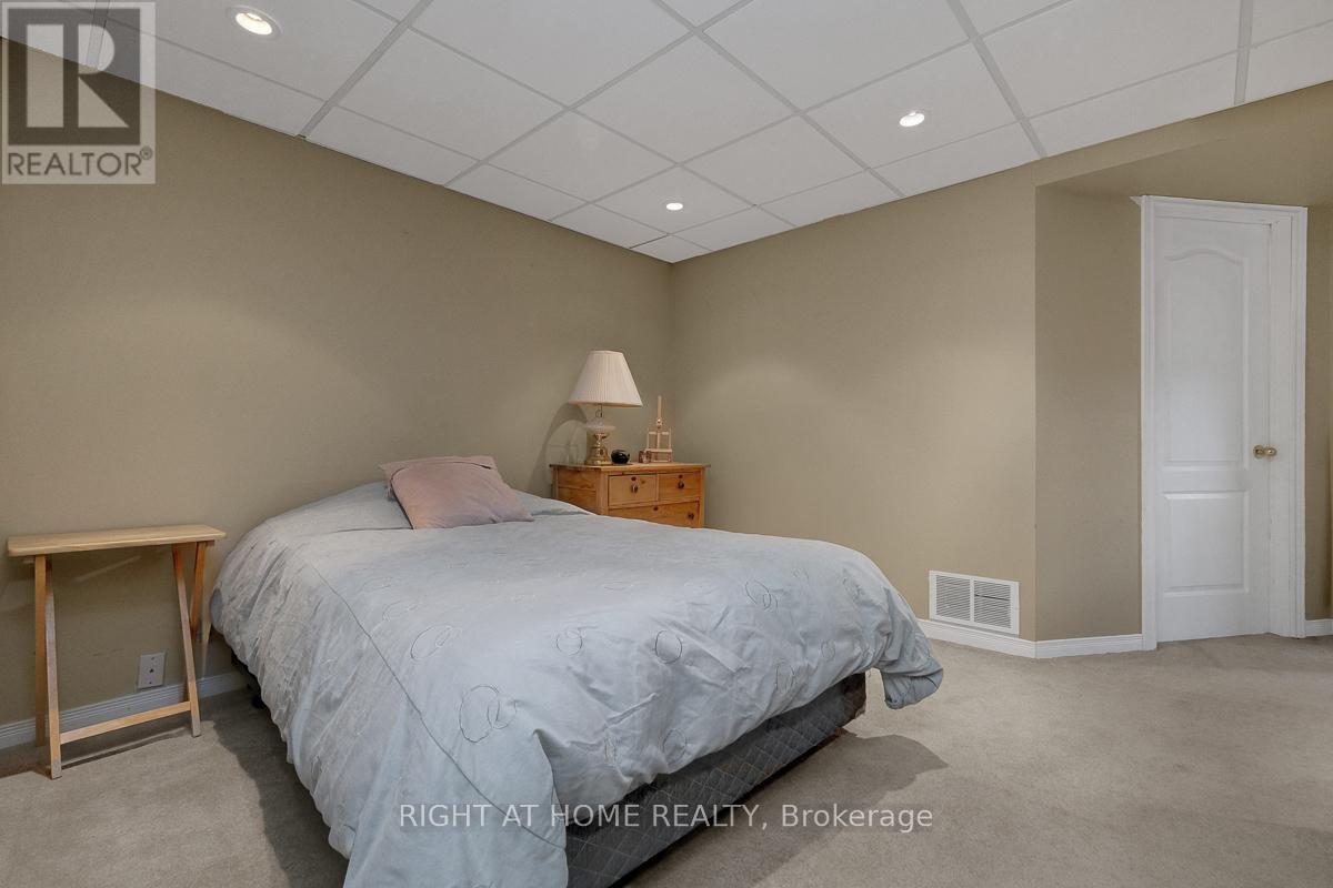 1899 ROSEWIND COURT - 34