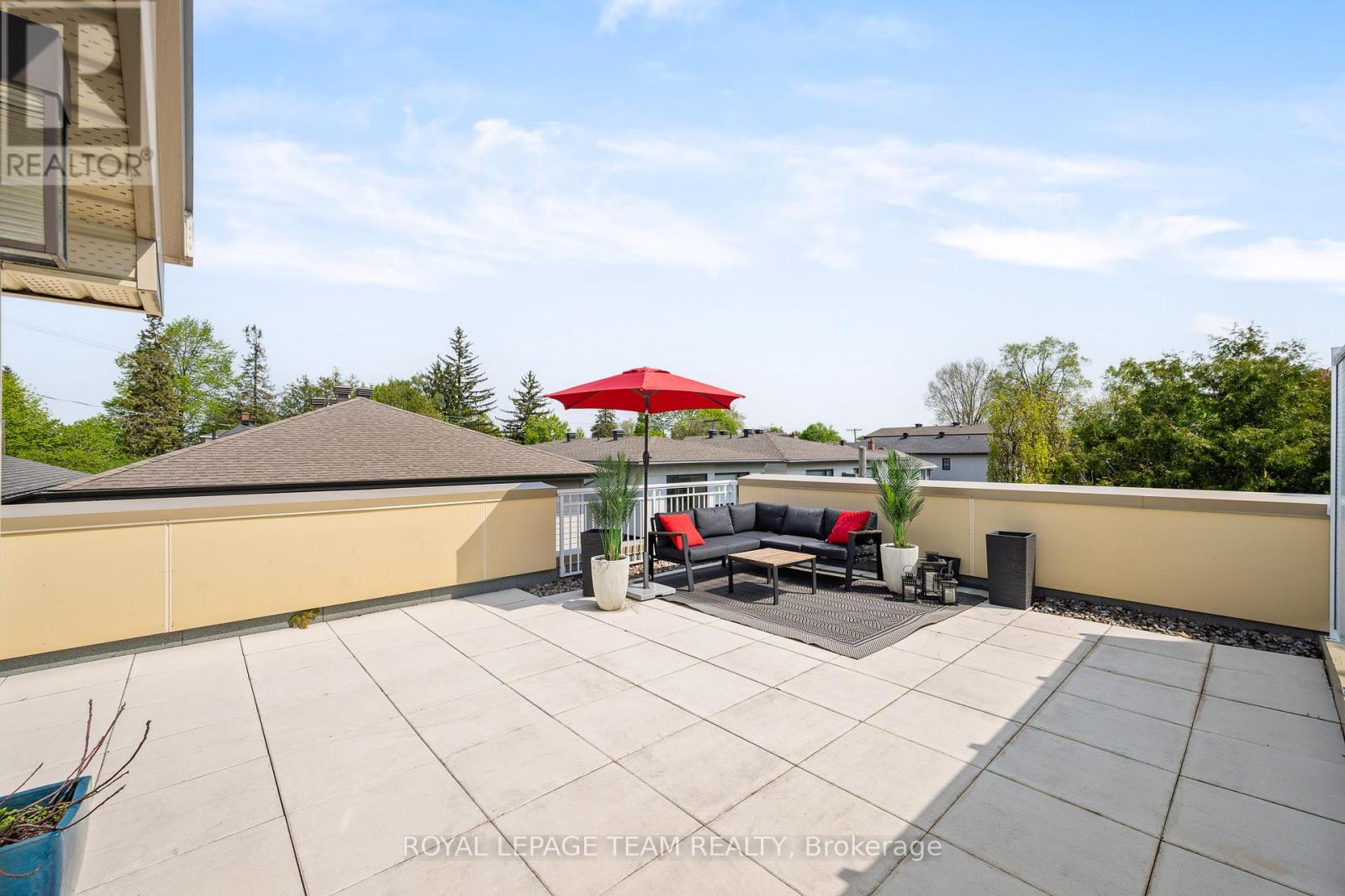 649 CHURCHILL AVENUE N - 42
