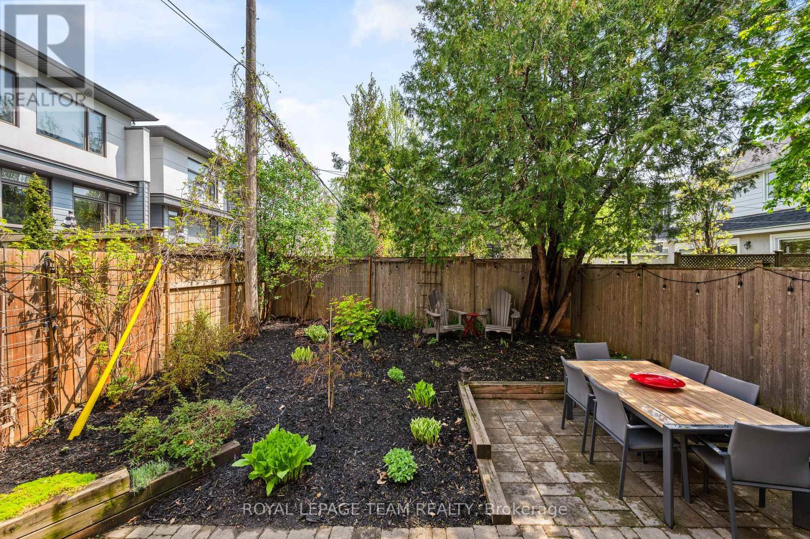 649 CHURCHILL AVENUE N - 47