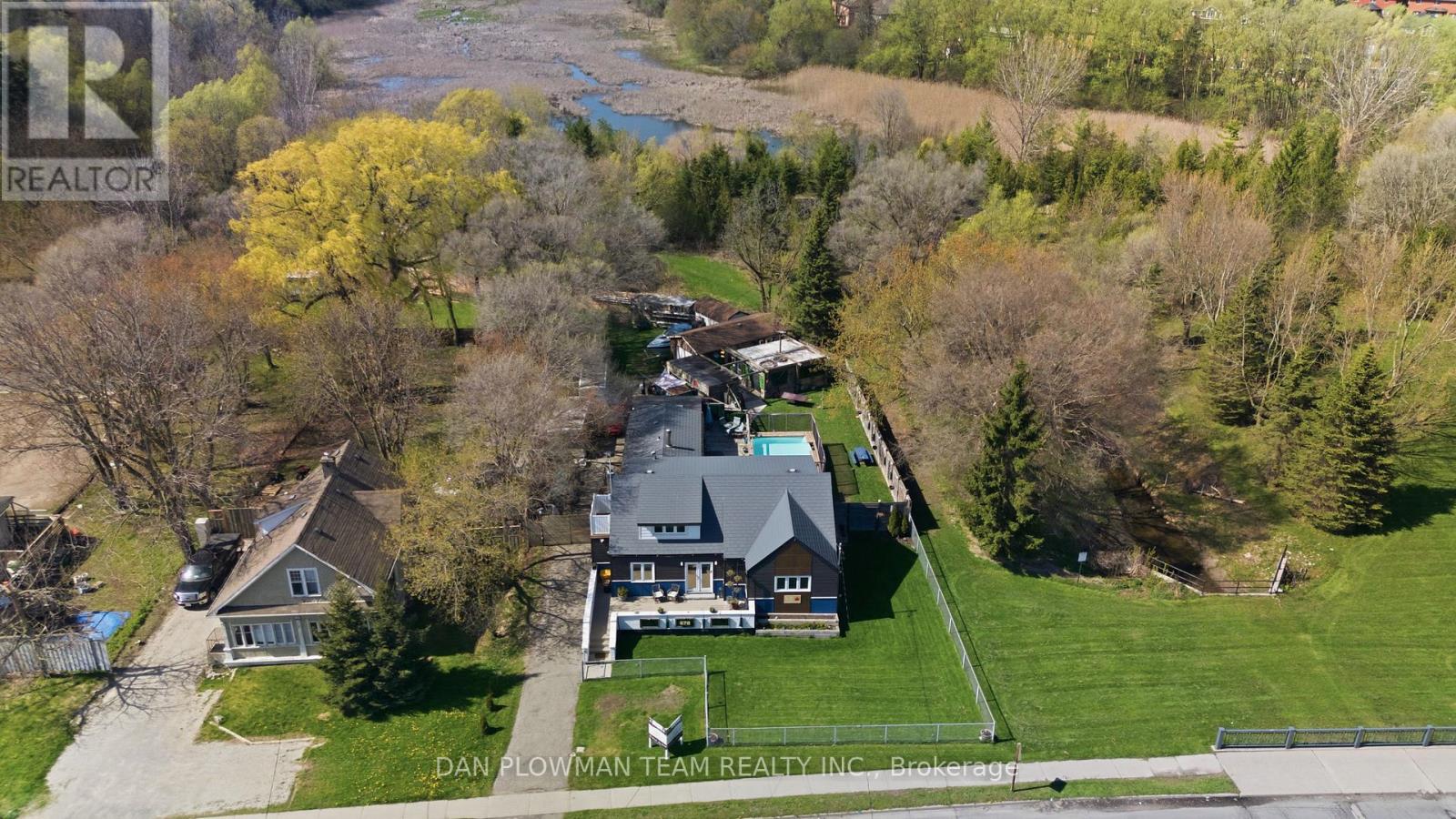 678 KING STREET W - Image 2