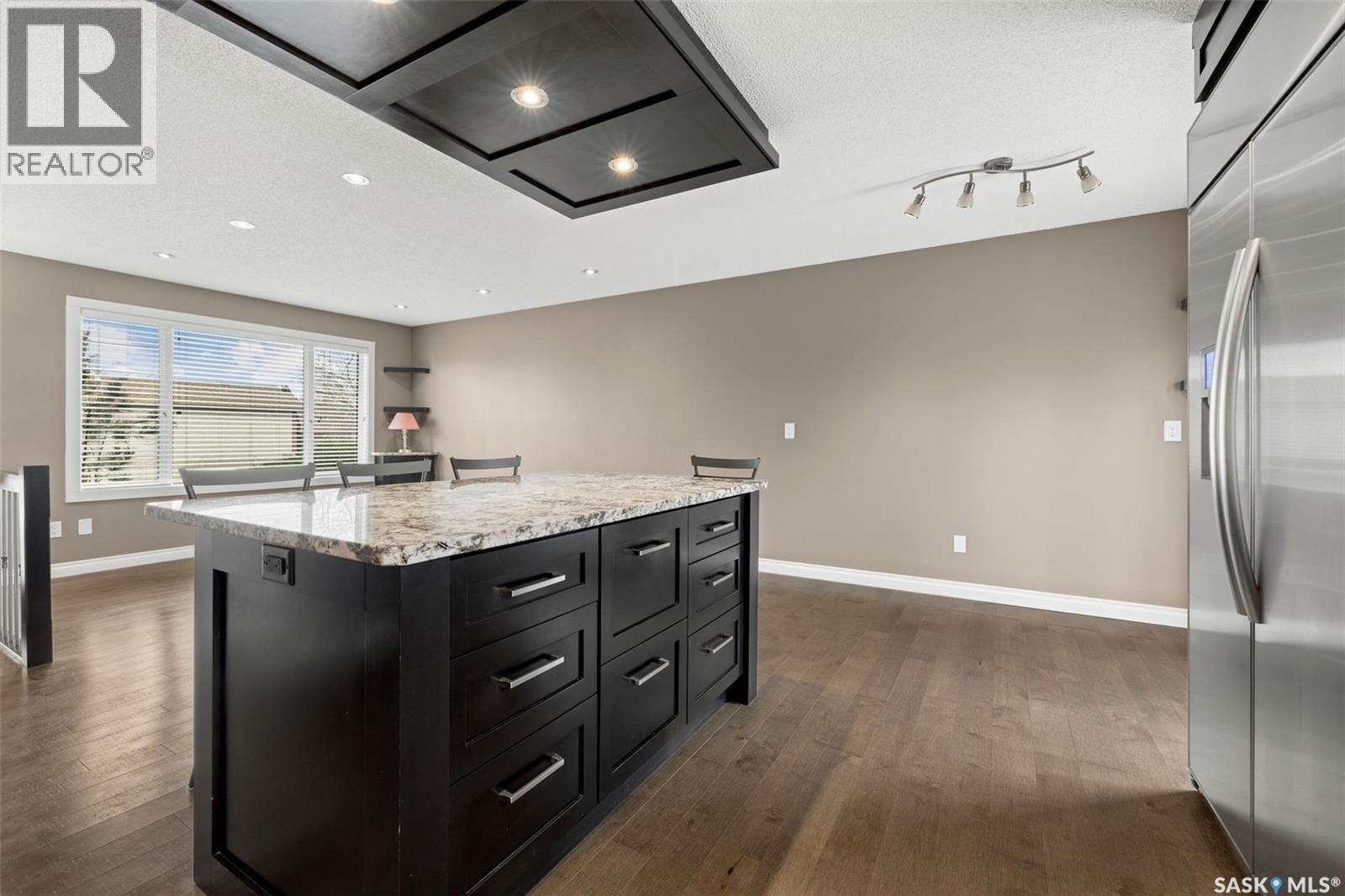 1015 Kenderdine DRIVE N - 10