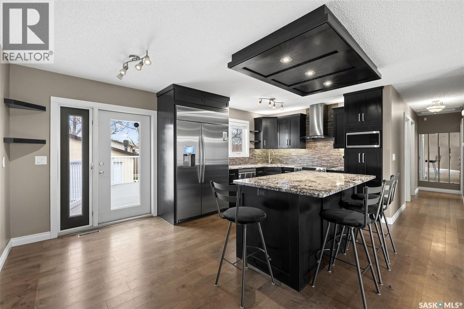 1015 Kenderdine DRIVE N - Image 2