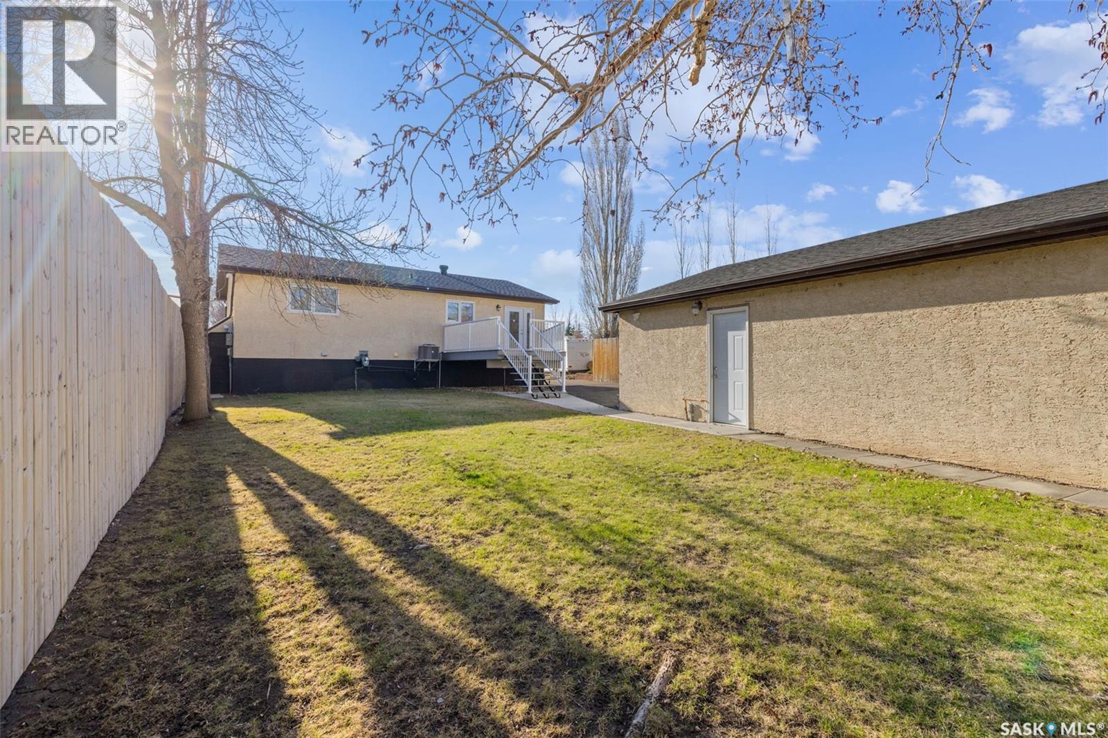 1015 Kenderdine DRIVE N - 35