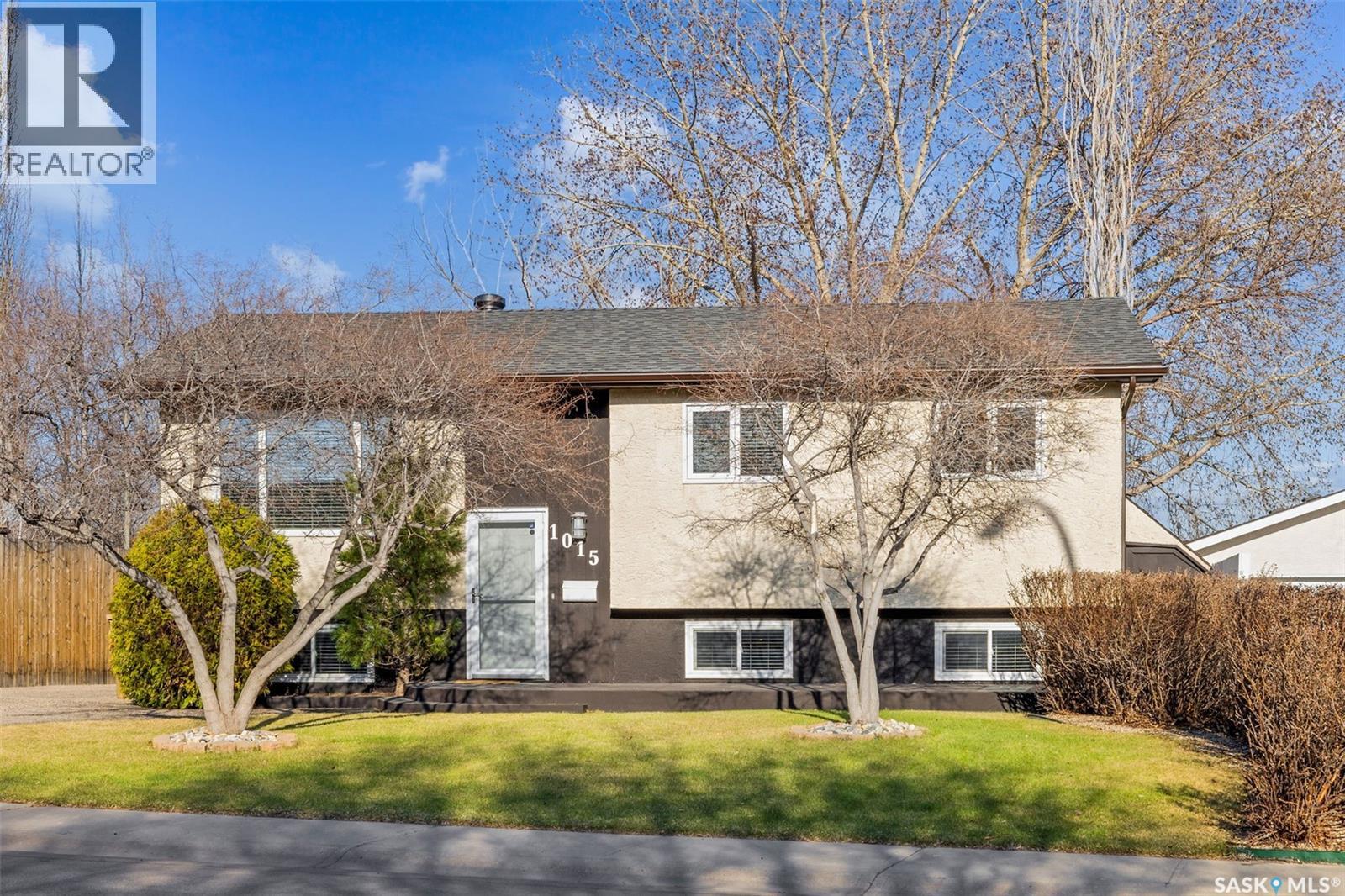1015 Kenderdine DRIVE N - 38