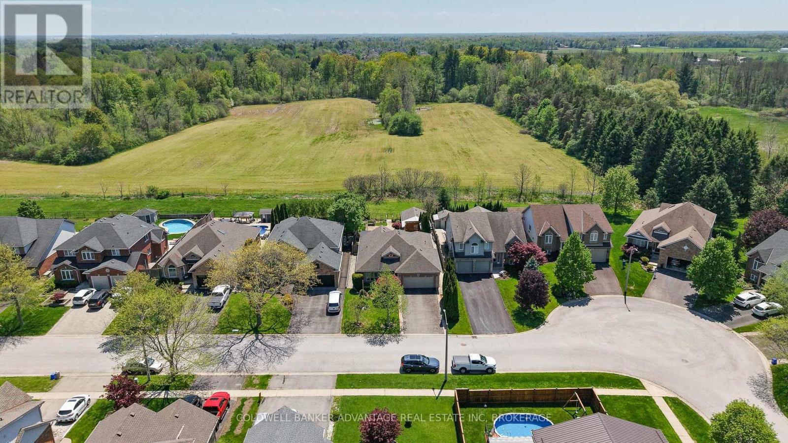 32 MICHAELA CRESCENT - 6