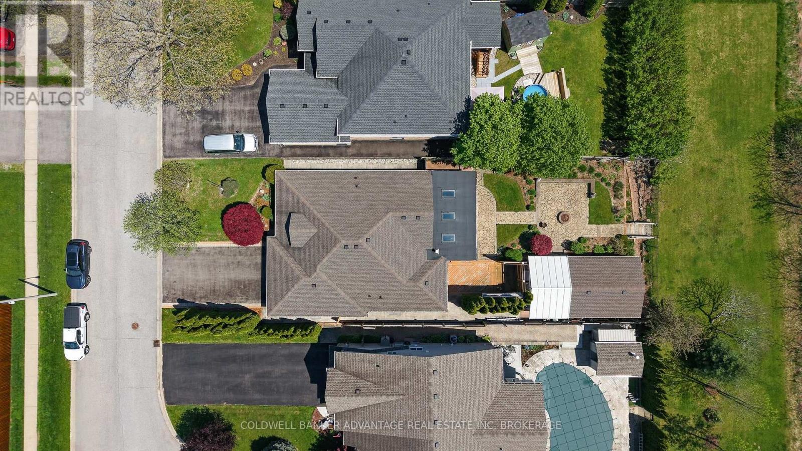 32 MICHAELA CRESCENT - 9
