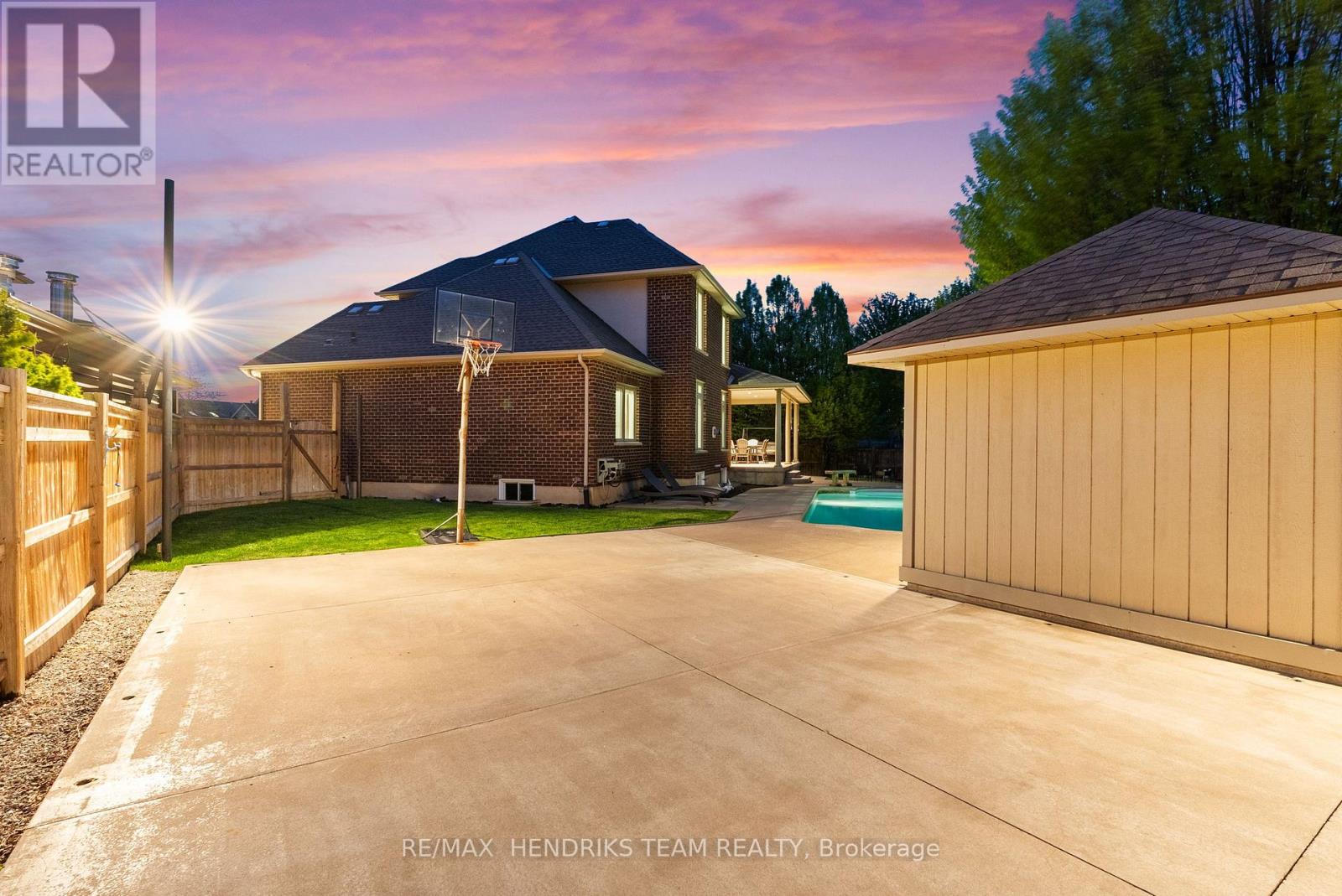 13 MCLEAN COURT - 38
