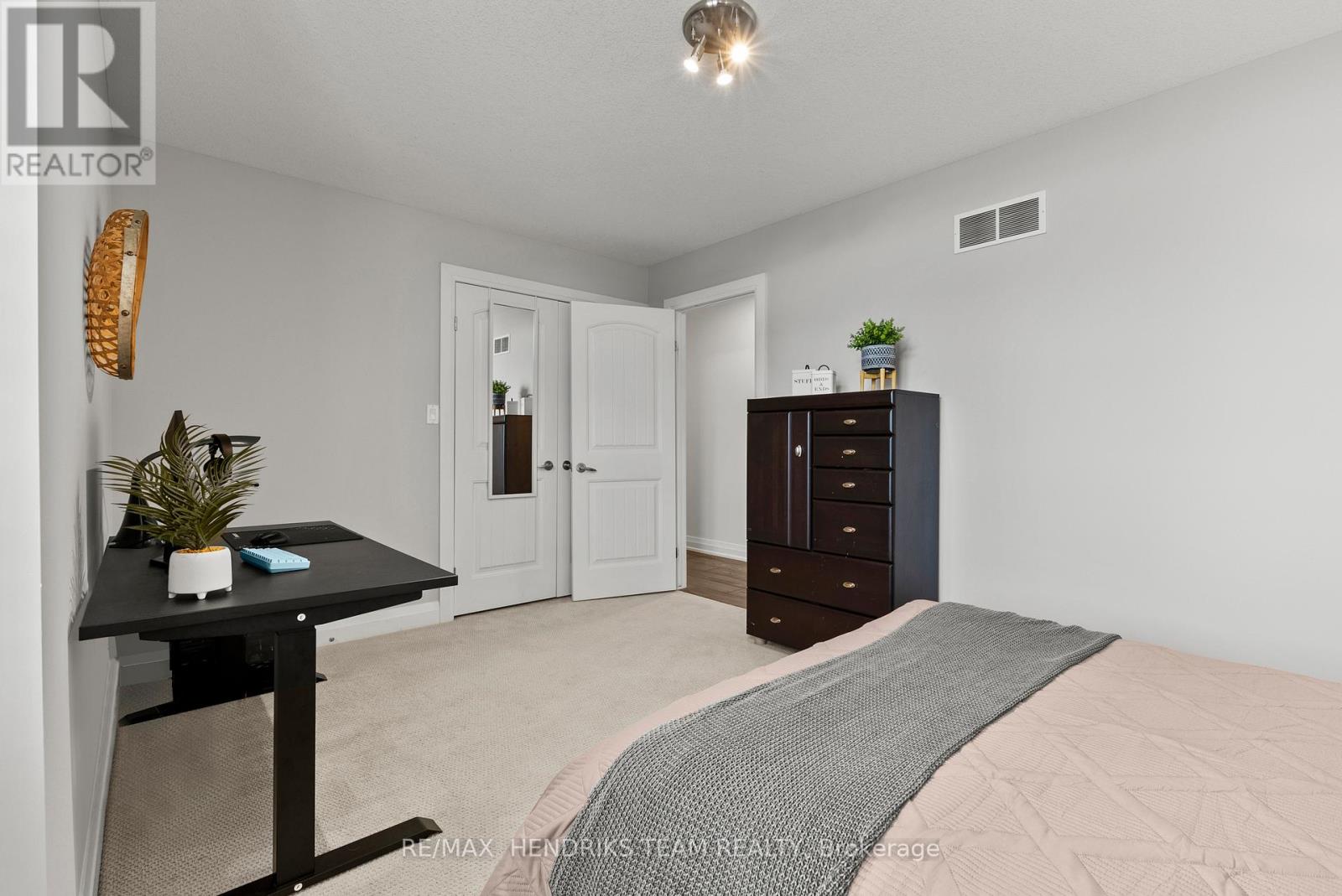 13 MCLEAN COURT - 28