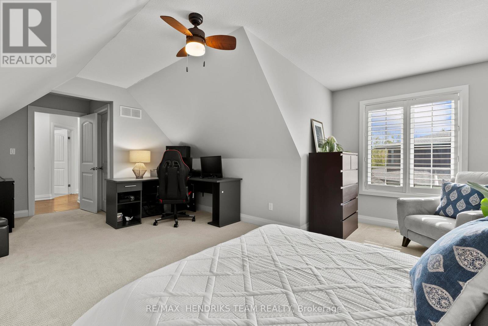 13 MCLEAN COURT - 32
