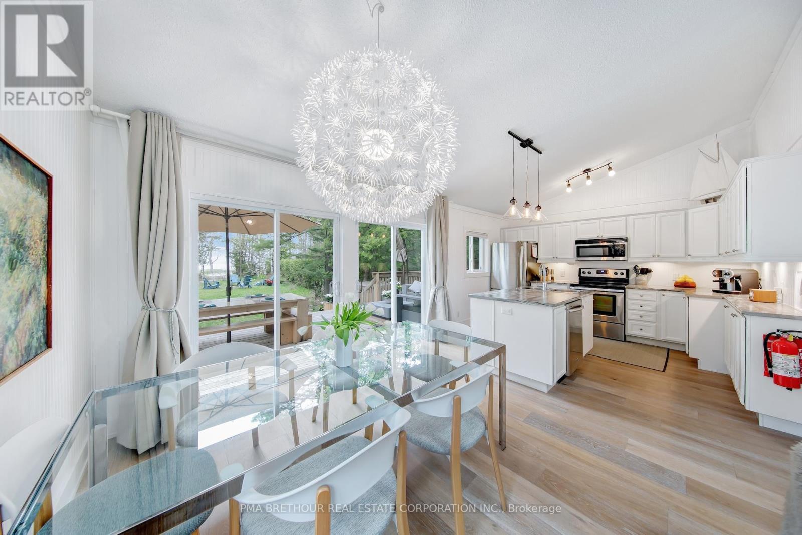 282 COASTLINE DRIVE - 12