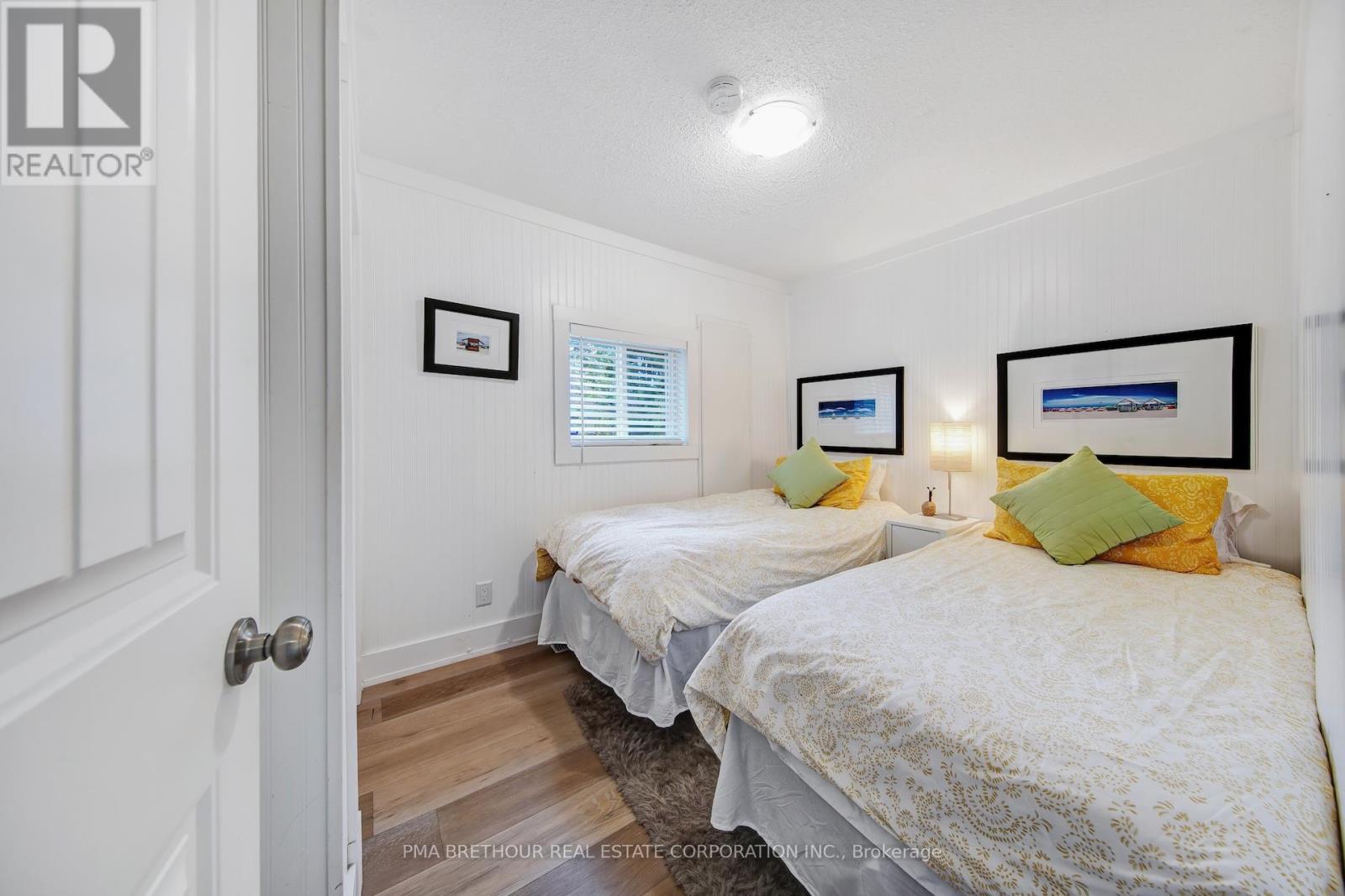 282 COASTLINE DRIVE - 21