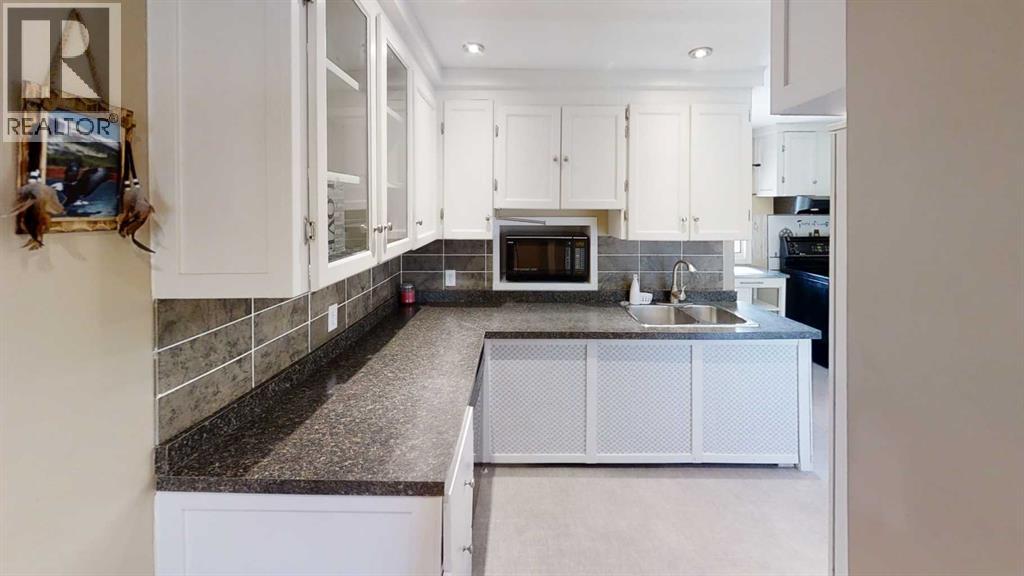 9319 103 Avenue - 4