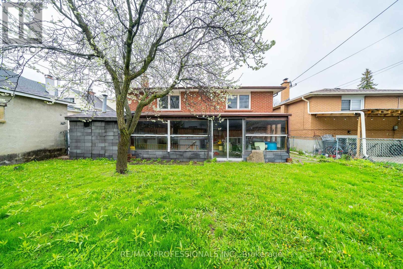 1164 KIPLING AVENUE - 18