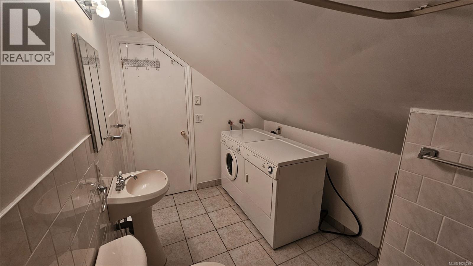 5162 Sooke Rd - 43
