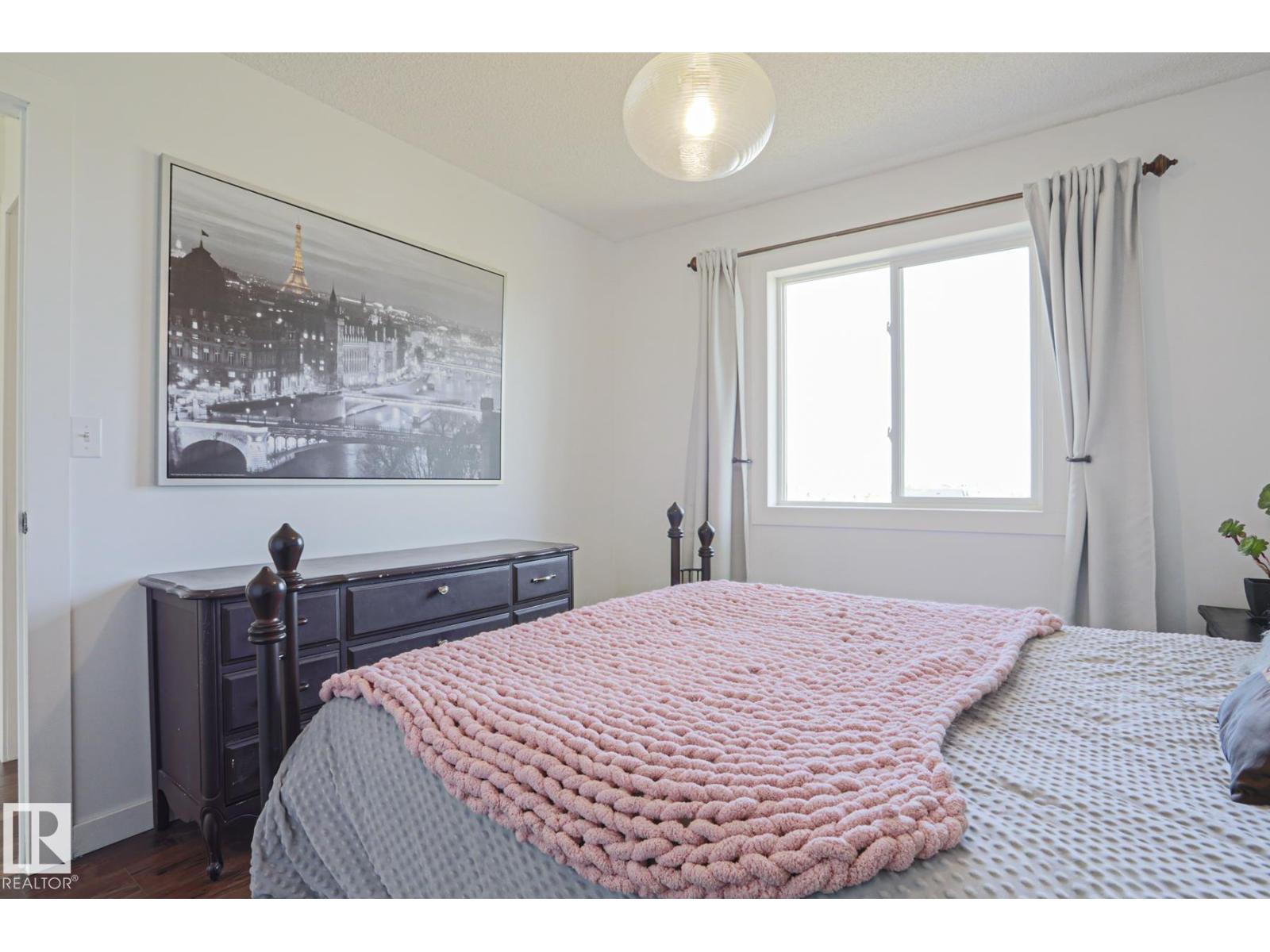 284 LILAC TR - 34