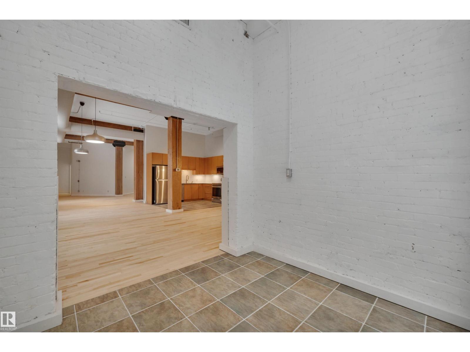 #102 10169 104 ST NW - 10