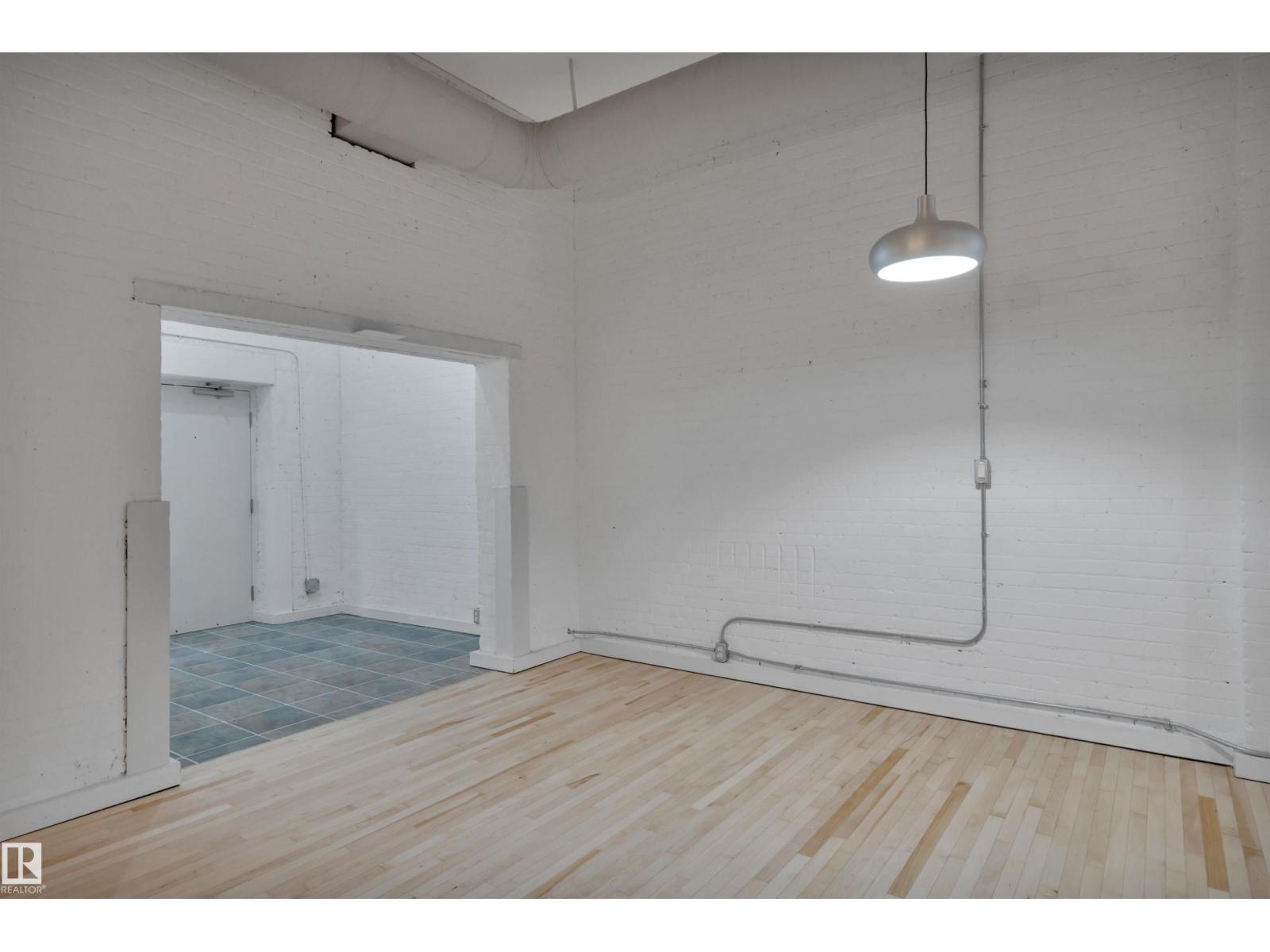 #102 10169 104 ST NW - 19