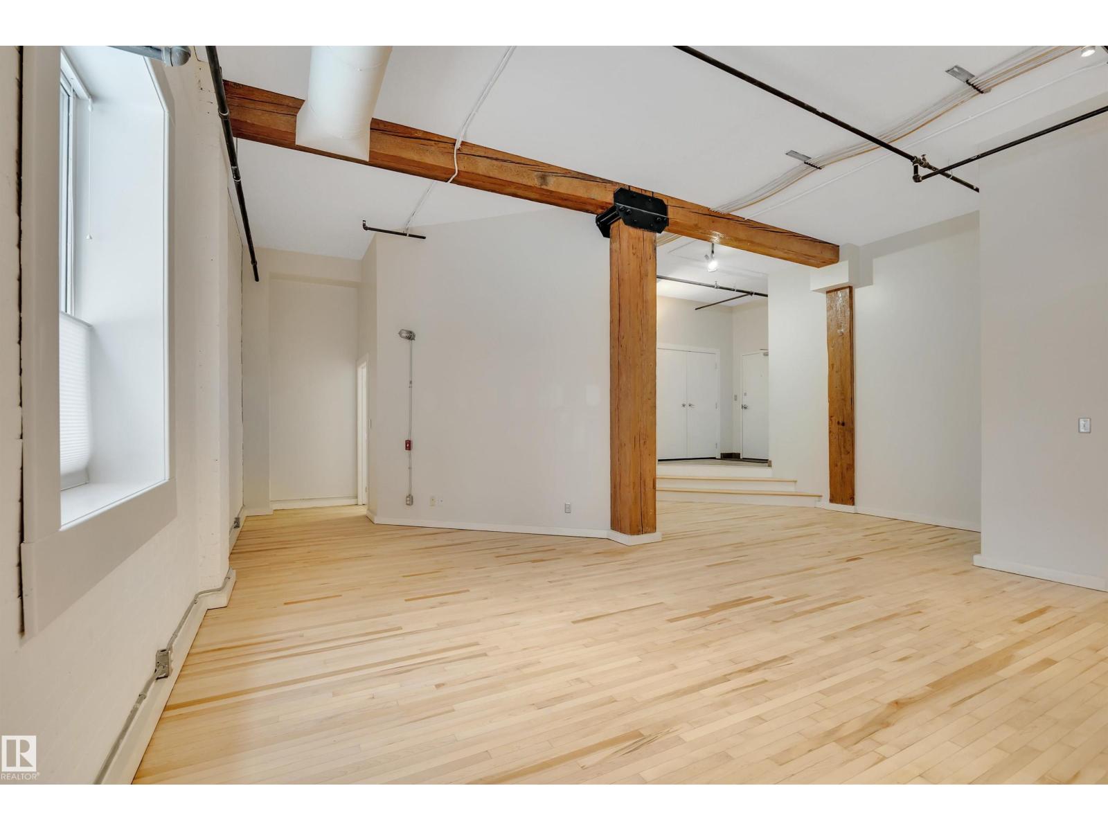 #102 10169 104 ST NW - 29