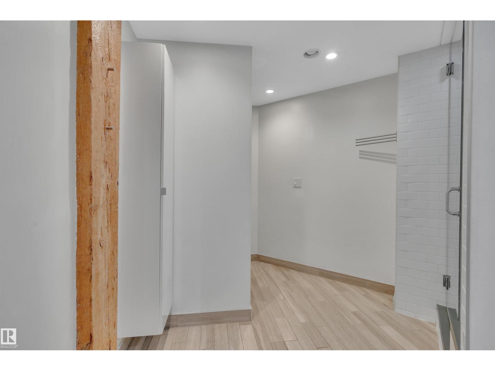 #102 10169 104 ST NW - 32
