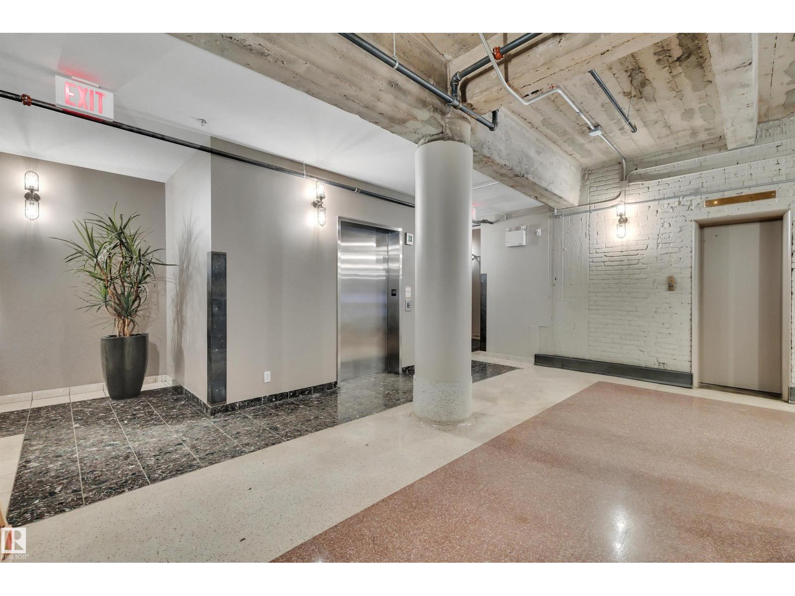 #102 10169 104 ST NW - 42