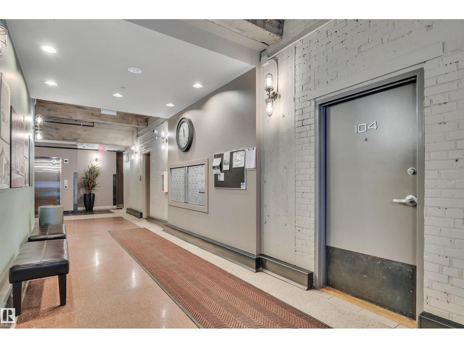 #102 10169 104 ST NW - 43