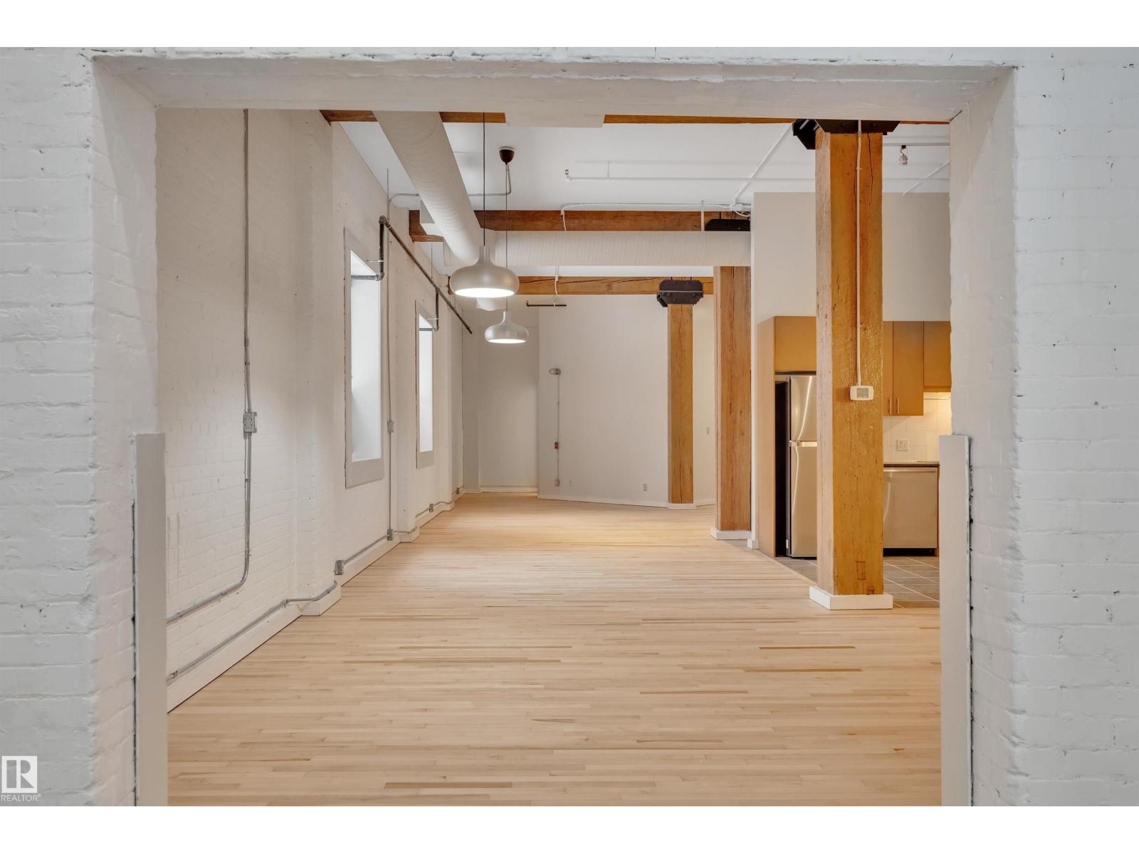 #102 10169 104 ST NW - 5