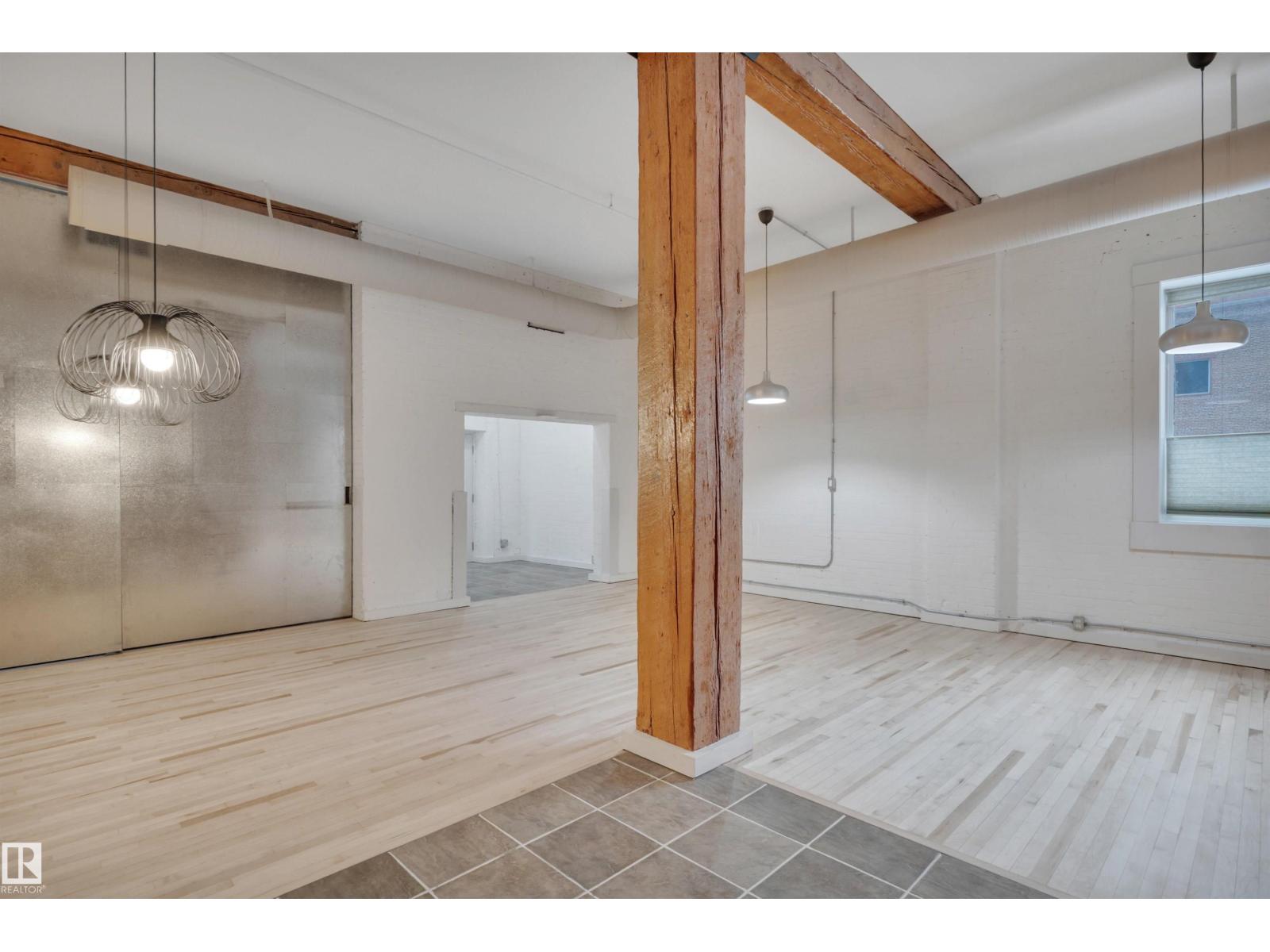 #102 10169 104 ST NW - 7