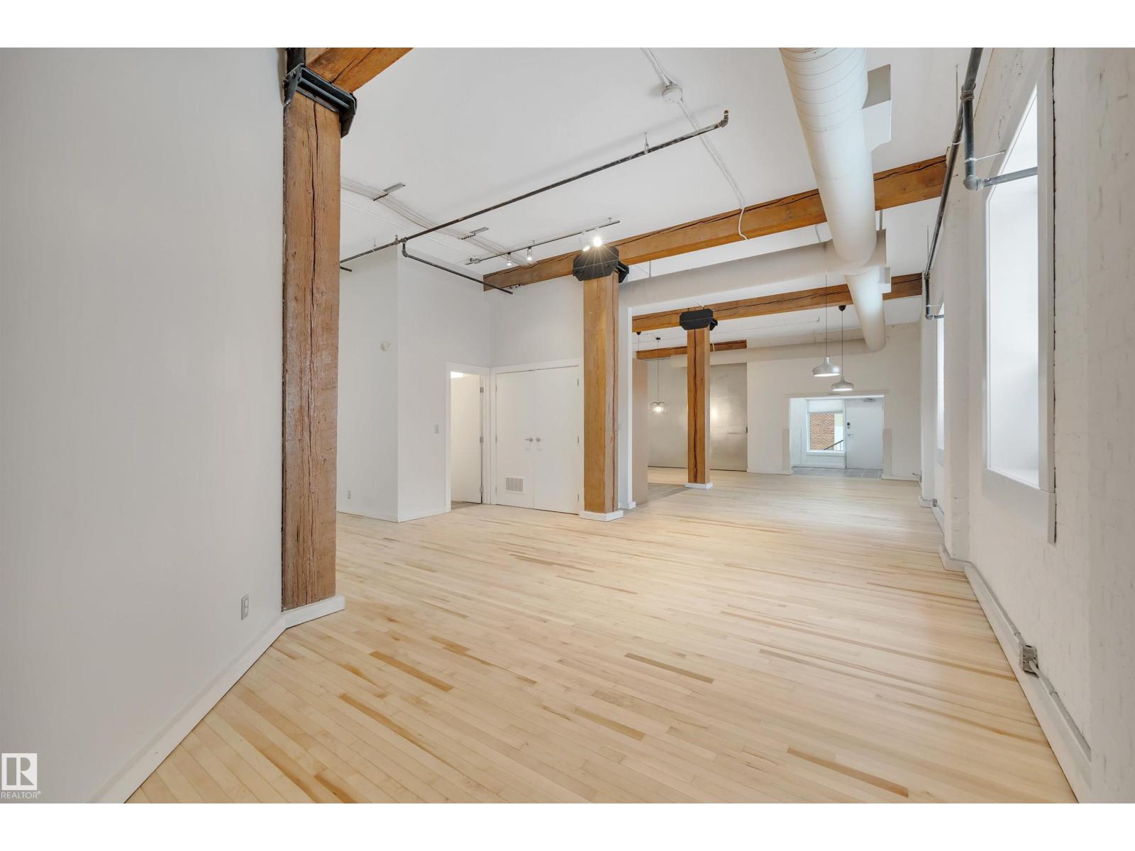 #102 10169 104 ST NW - 8